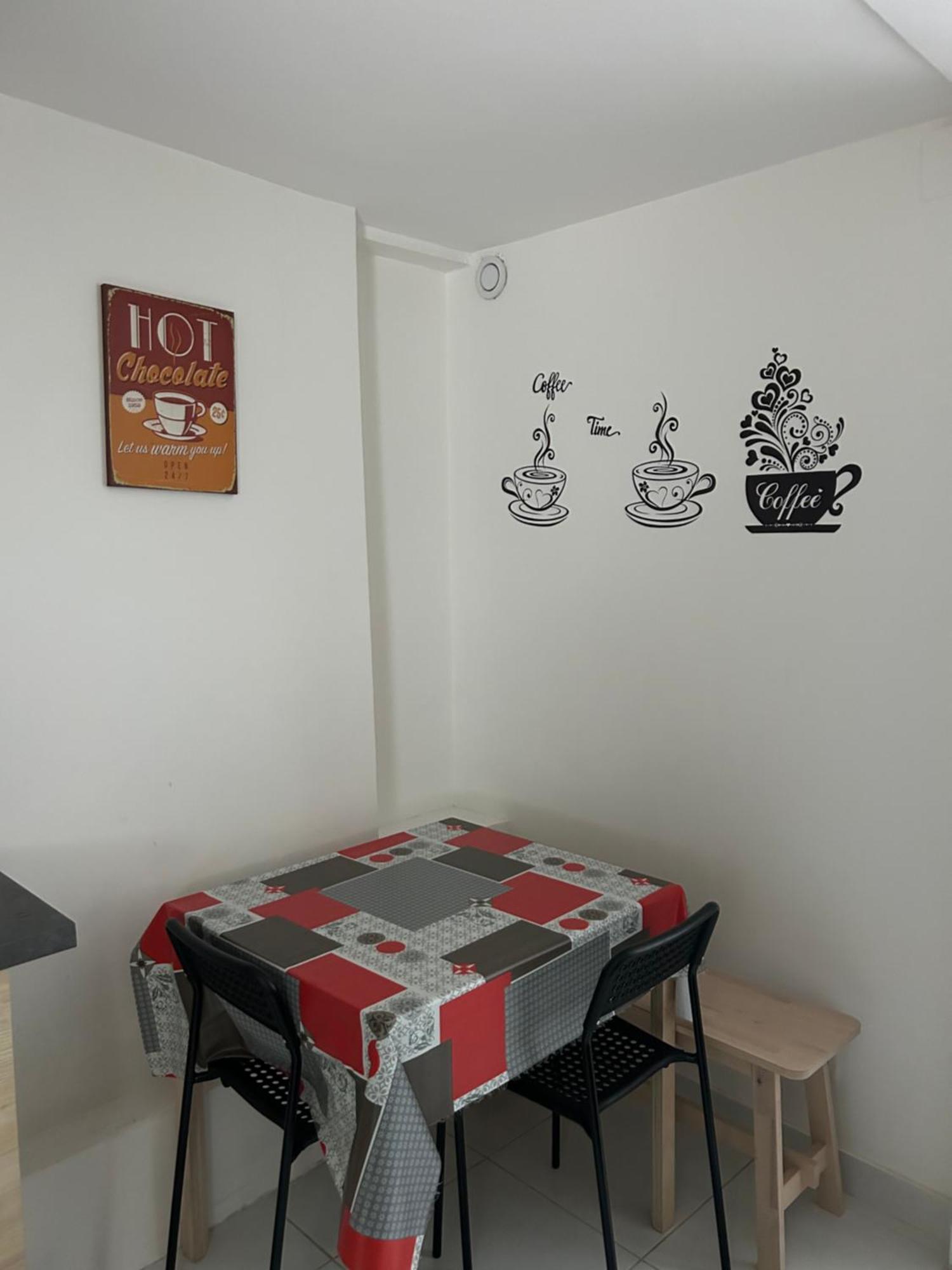 Appartement Avec Terrasse A Rosny-Sous-Bois Exteriér fotografie